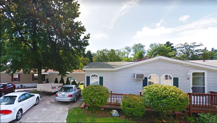 Litchfield Estates Mobile Home Park Picture 2