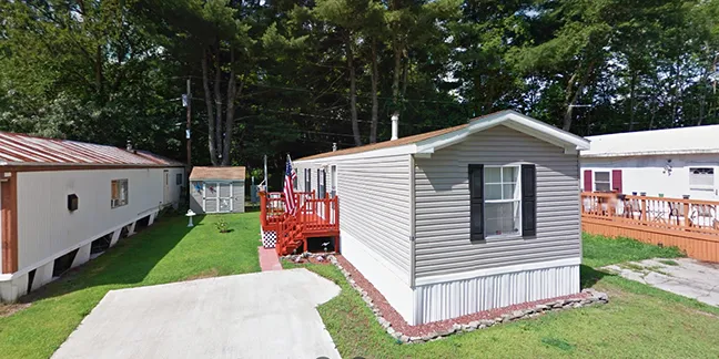 Litchfield Estates Mobile Home Park Picture 4
