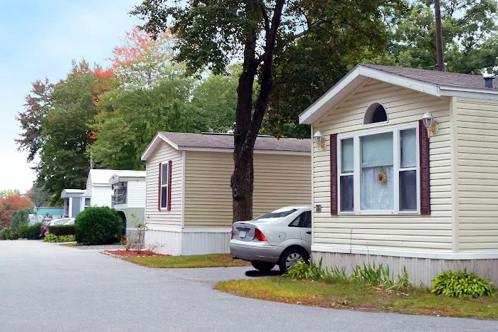 Chelmsford Commons Manufactured Home Community Picture 5