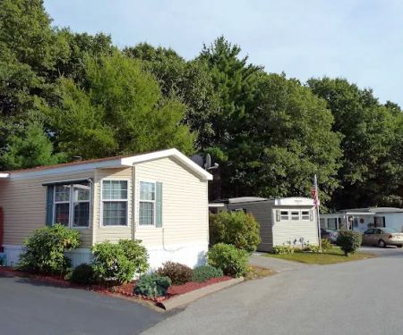 Chelmsford Commons Manufactured Home Community
