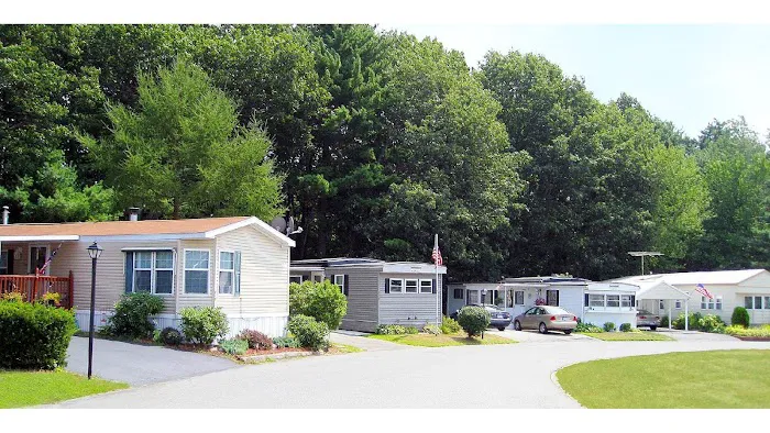 Chelmsford Commons Manufactured Home Community Picture 7