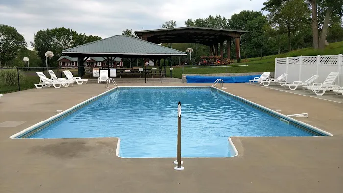 Grandview Camping & Cottages Picture 5