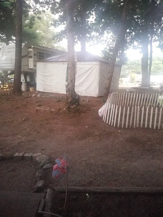 Waters Edge Family Campground Picture 3