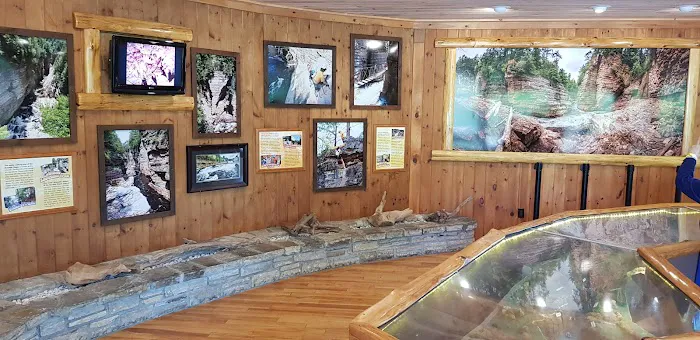 Sandy Pines Mobile Home Park Picture 3