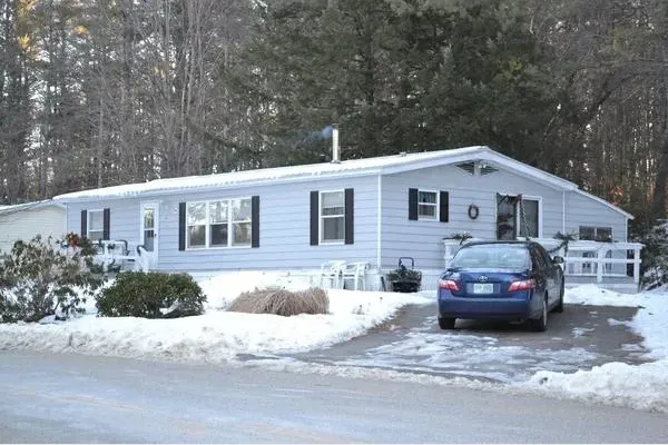 Barrington Estates Mobile Home Park Picture 10