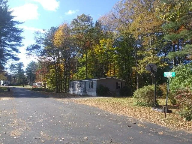 Barrington Estates Mobile Home Park Picture 2
