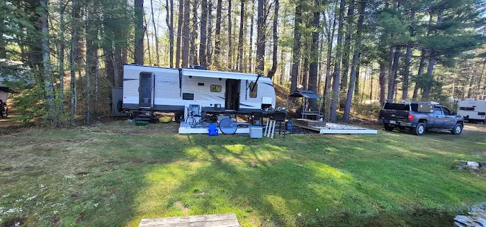 Ayers Lake Farm Campground & Cottages Picture 1