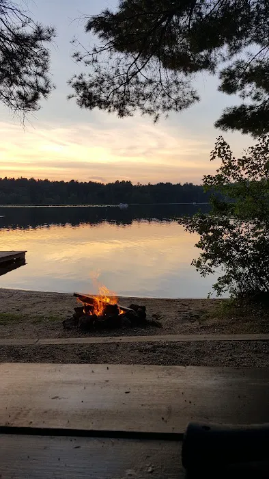 Ayers Lake Farm Campground & Cottages Picture 2