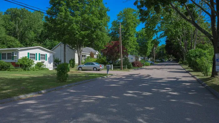 New England Village Picture 4