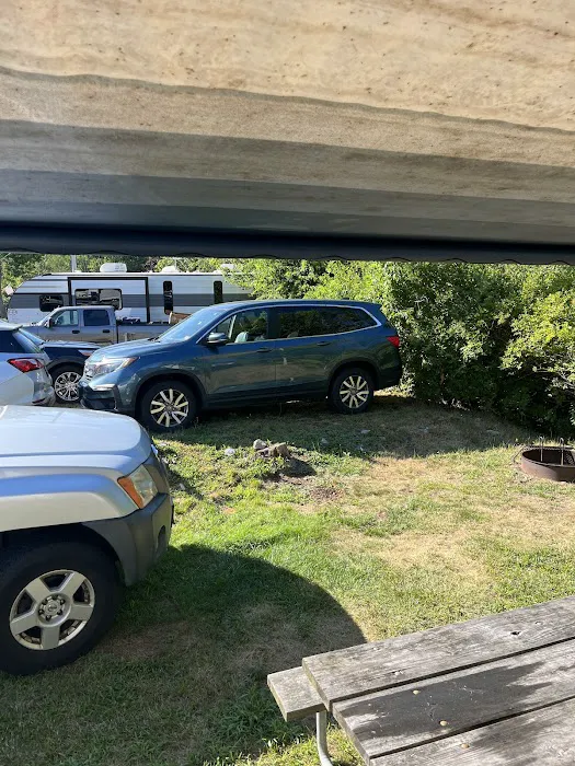 Riverside Campground Picture 4