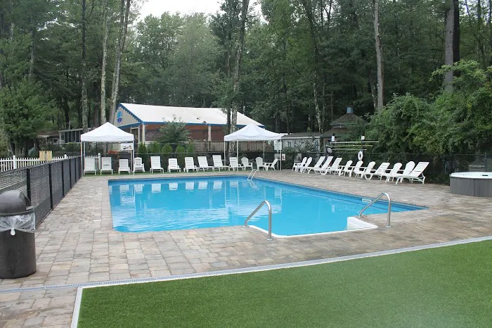 Paradise Park Resort Campground Picture 4