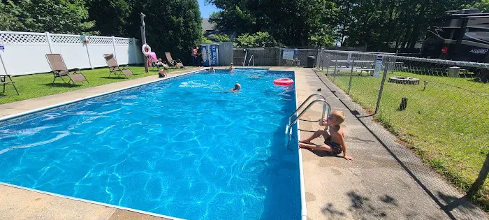 Ne're Beach Family Campground Picture 1
