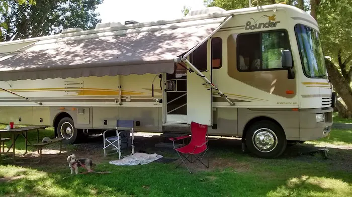 Jelly Beans Riverside Campground Picture 9