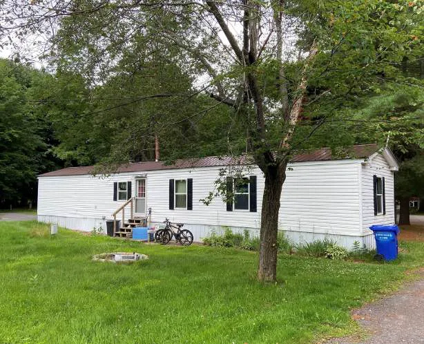 White Birch Mobile Home Village Picture 6
