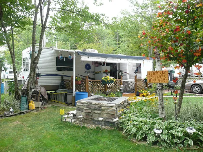 Mac's Camping Area Picture 8