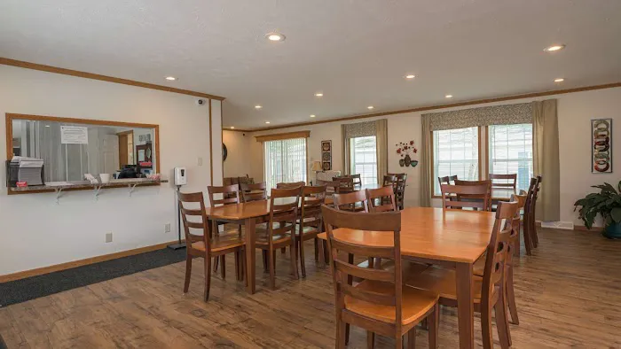 Maplewood Manor Picture 5