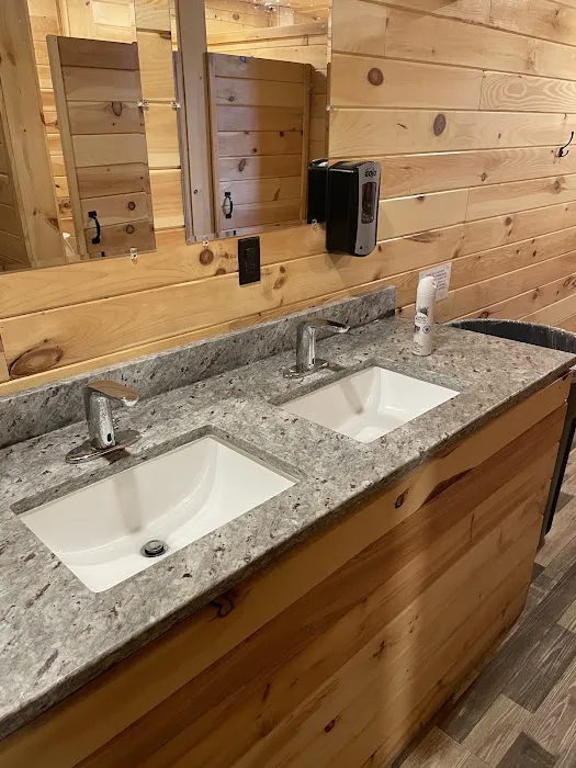 Jackman Landing Campground & Cabins Picture 5