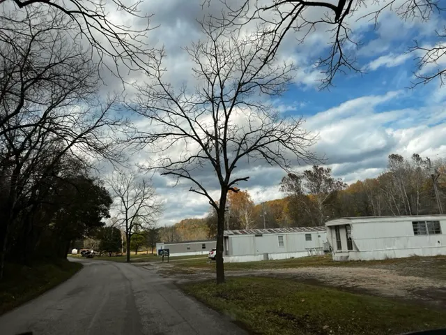 Railey Creek Mobile Home Community Picture 4