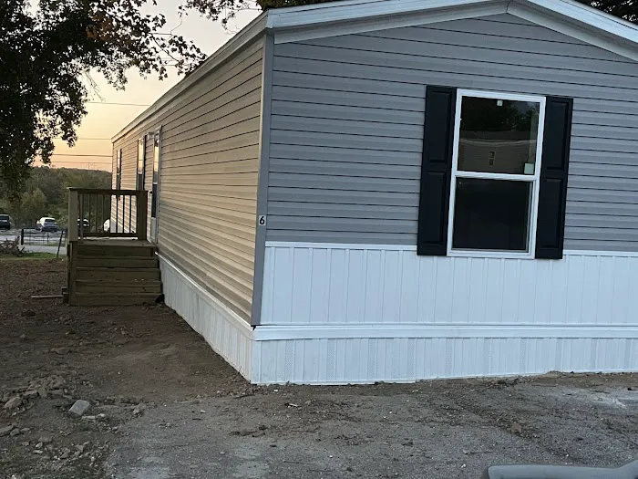 Briarwood Mobile Home Community Picture 6