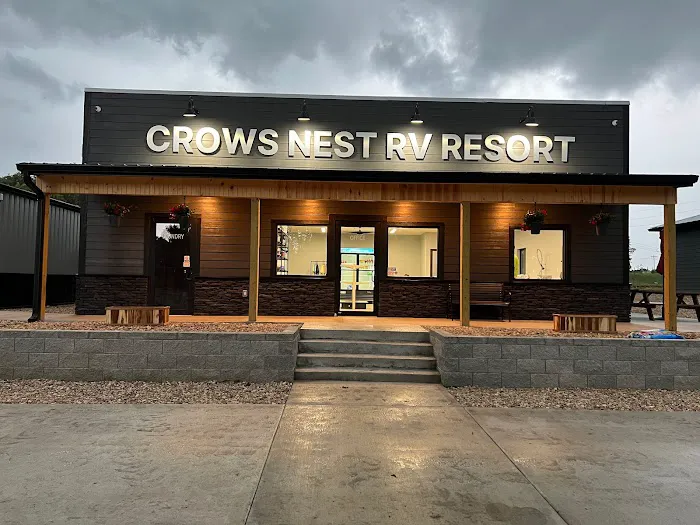 Crow's Nest RV Resort Picture 3