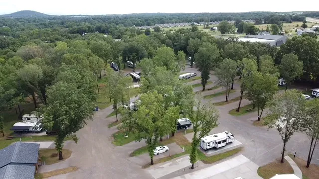 Crow's Nest RV Resort Picture 6