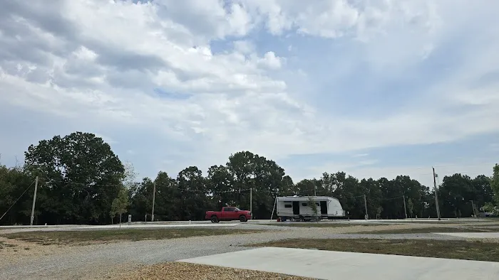 Hideaway RV Park Picture 3