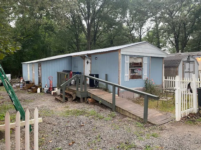 South Court Mobile Home Park Picture 8
