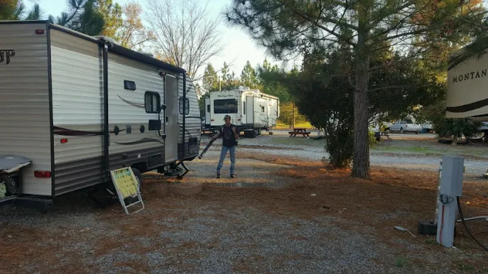 Rustic Pines RV Park Picture 10