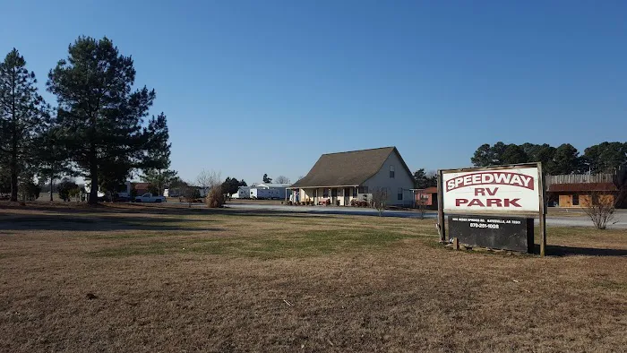 Rustic Pines RV Park Picture 5