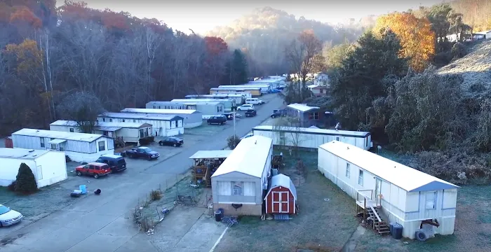 Dalewood Mobile Home Park Picture 4