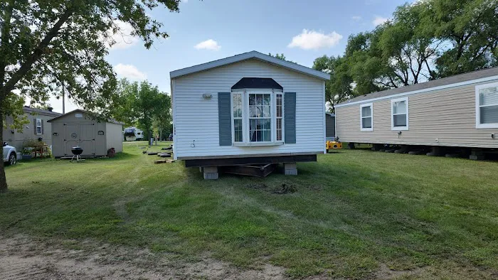 Hansen's Loop RV & Mobile Home Park Picture 9