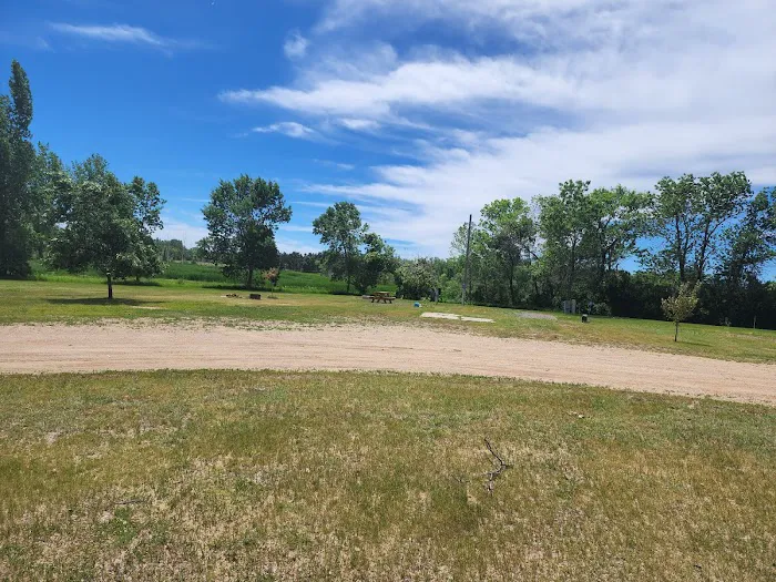 Hansen's Loop RV & Mobile Home Park Picture 4