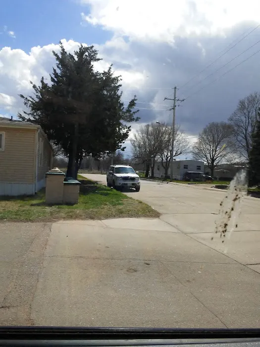 Kingswood Mobile Home Park Picture 4