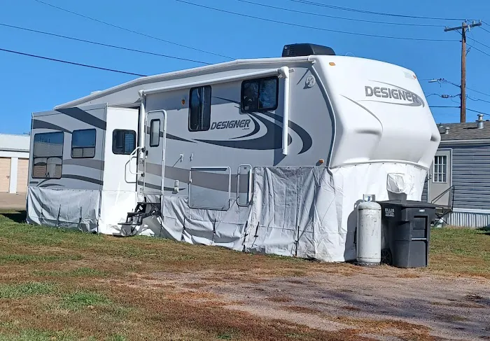 Smitty's RV Park Picture 7