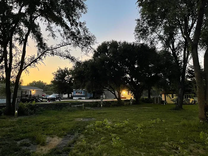 Sunset View Trailer Court Picture 2