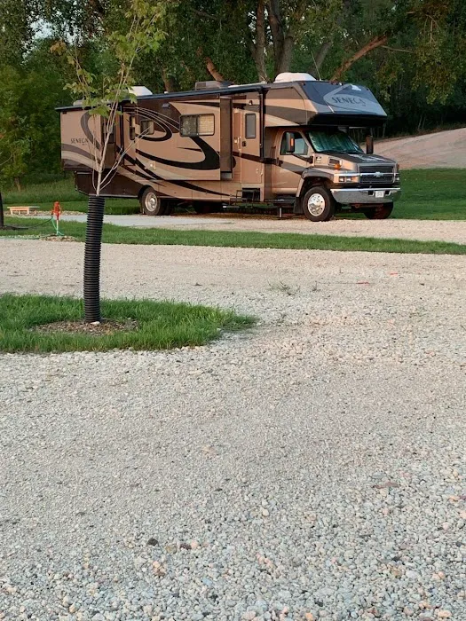 Big Red Resort Picture 7