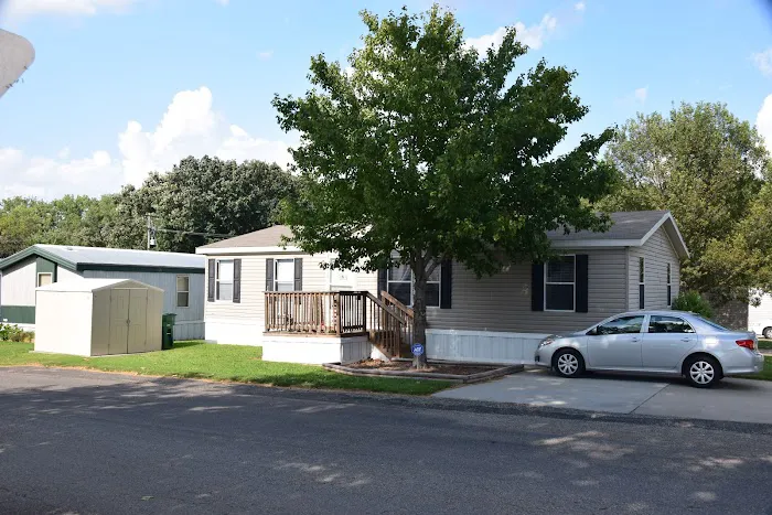 Riverchase Manufactured Home Community Picture 4