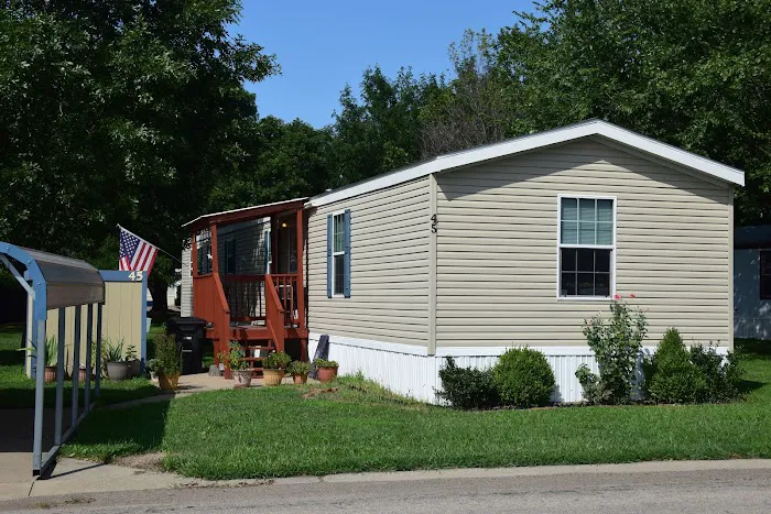 Colonial Gardens Manufactured Home Community Picture 1
