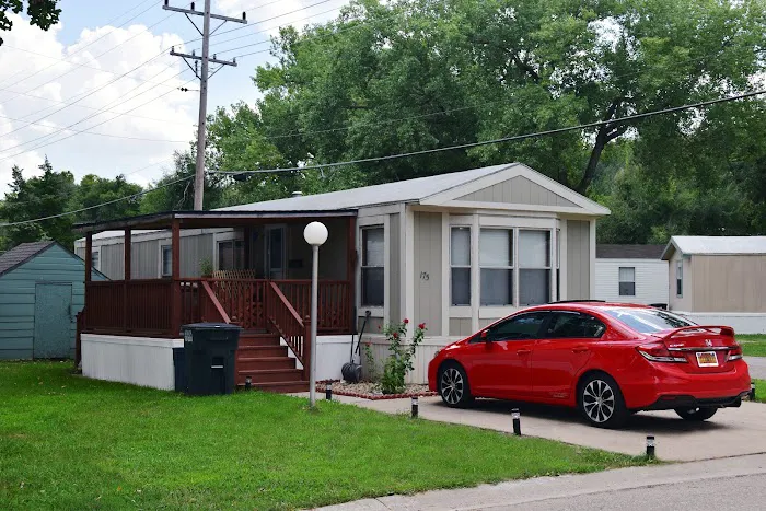 Blue Valley Manufactured Home Community Picture 8