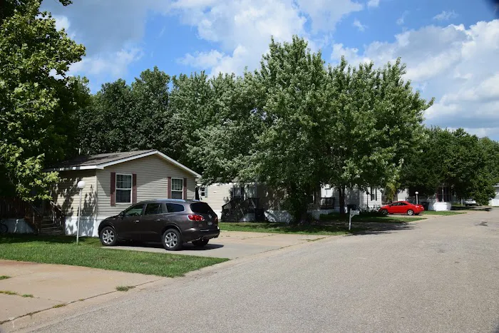 Blue Valley Manufactured Home Community Picture 3
