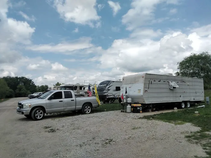 Suncatcher Lake RV Park Picture 5
