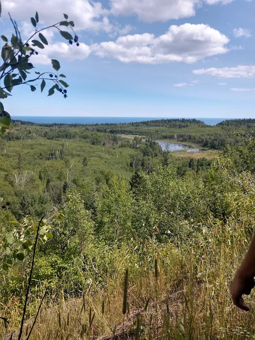 Woodland Caribou Pond Camp Picture 9