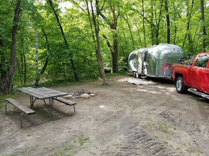 Camper's Paradise Office Picture 2