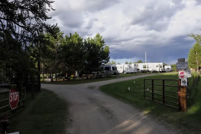 Heartland Trailside (RV Park, Mini Golf, Ice Cream) Picture 3