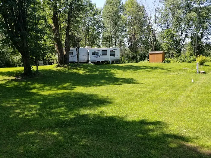 Riechen's Seasonal RV Park Picture 3