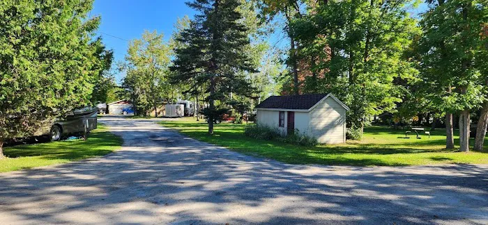 Voyageurs RV Campground and Cabins Picture 9