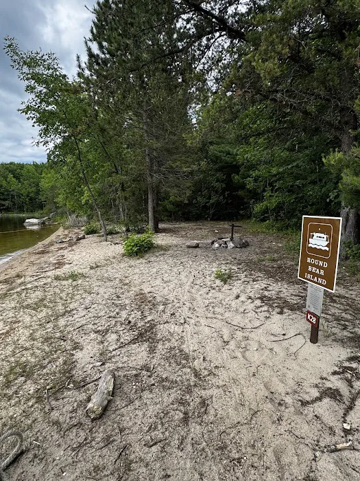 HB Round Bear Island K28 Houseboat Campsite Picture 4