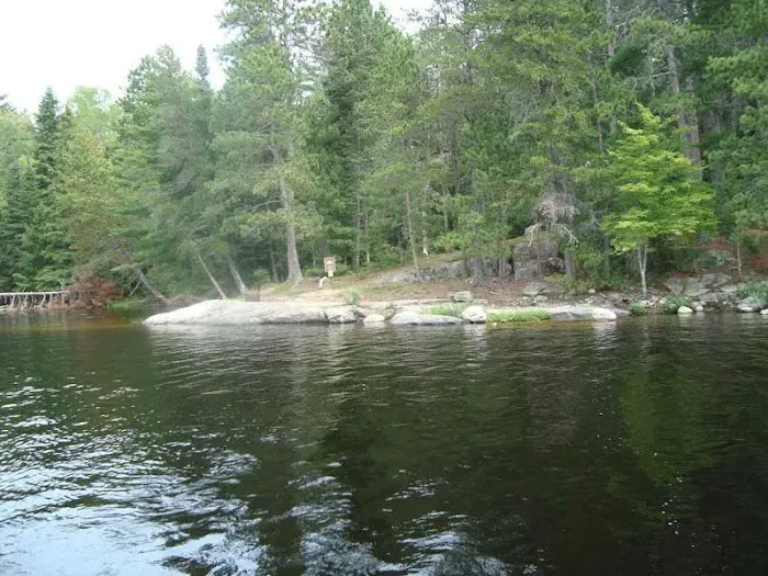 HB Snake Island View N52 Houseboat (Rock Landing) Campsite Picture 3
