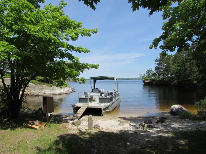 Rusty Island East Picture 4