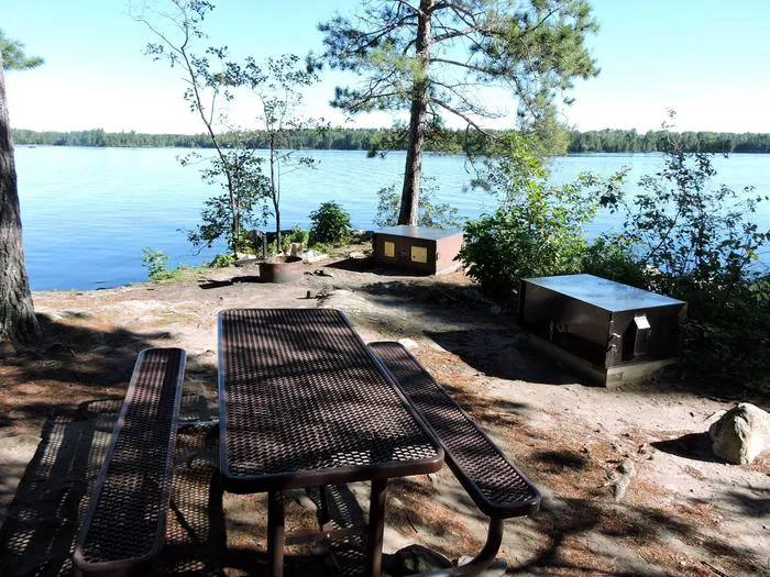 Houseboat Island West S9 Tent Campsite Picture 4